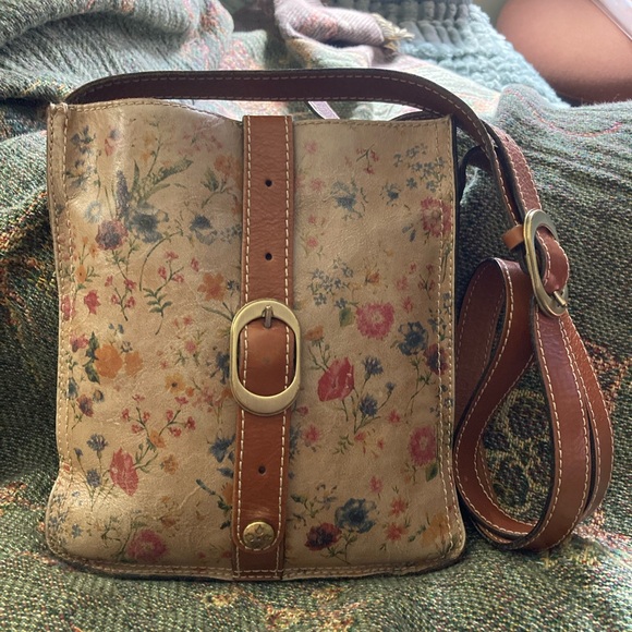 Patricia Nash Floral ‘Venezia Pouch’ Crossbody Bag - Picture 2 of 10